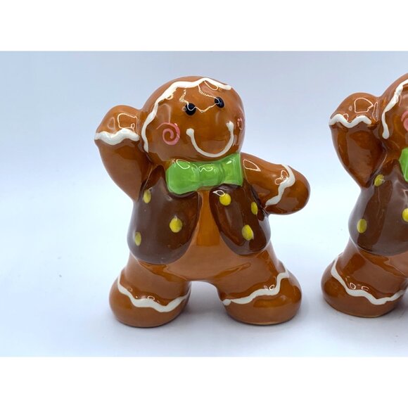 Gingerbread Man Ceramic Salt and Pepper Shakers Set Hand Wash Only Holiday Decor - Picture 3 of 9